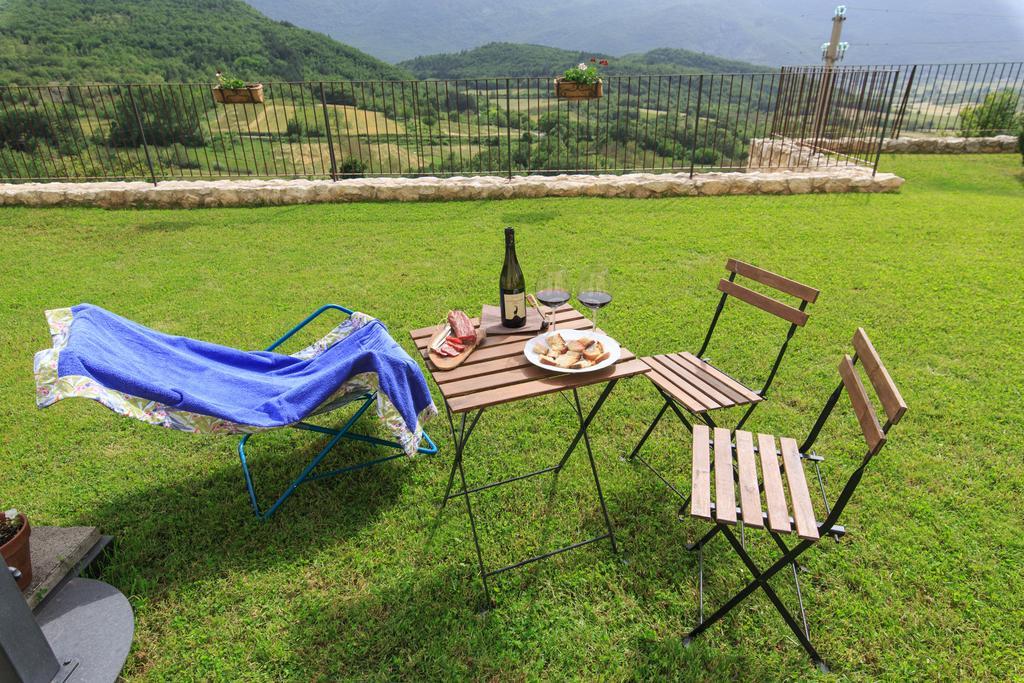 Casa Rosati Ξενοδοχείο Fontecchio Εξωτερικό φωτογραφία