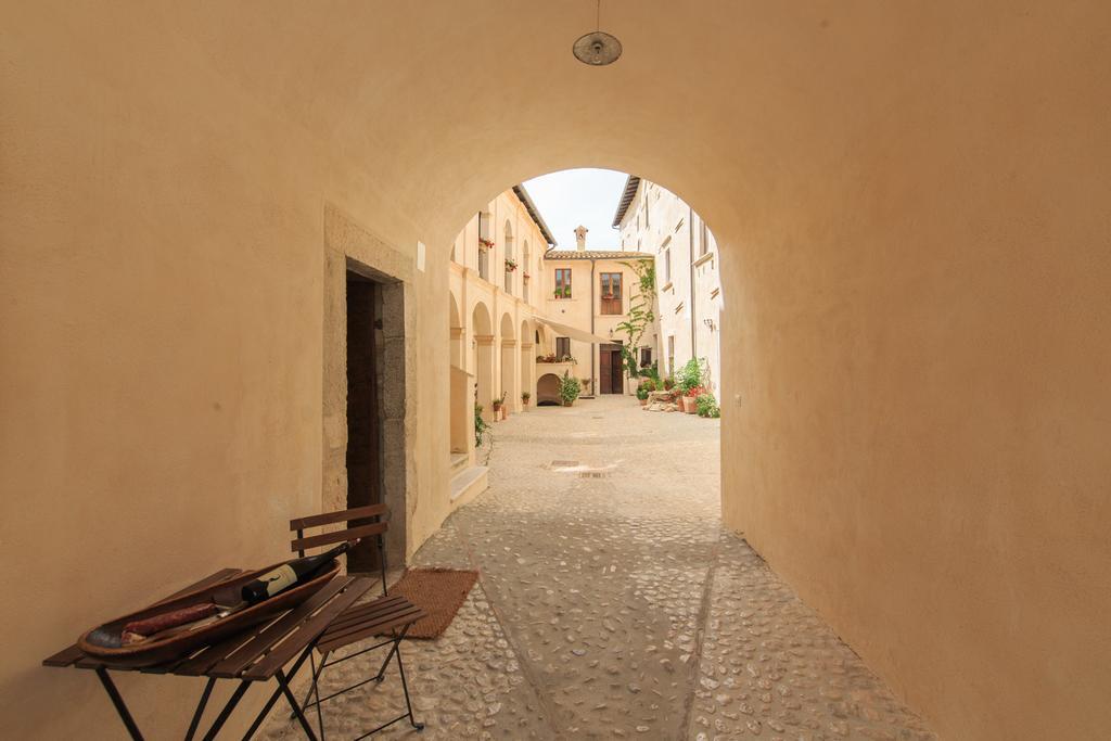 Casa Rosati Ξενοδοχείο Fontecchio Εξωτερικό φωτογραφία